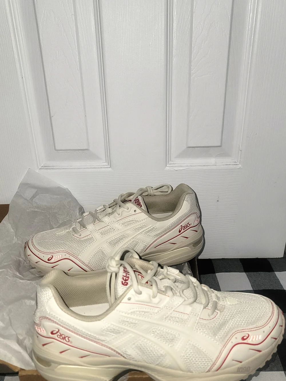 ASICS GEL-1090 Mens Running Sneakers in Birch Size 9